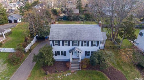83 Thompson Ave, Babylon, NY 11702-3404