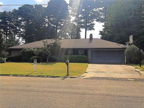 912 Birch St, Tupelo, MS 38801-2369