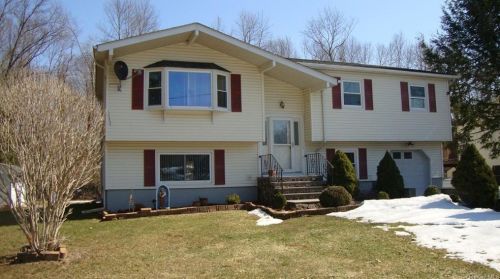 105 Jefferson Rd, Montgomery, NY 12549-1603