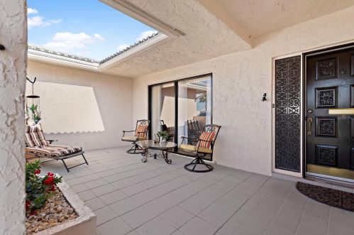 5420 Larchmont Ct, Pinellas Park FL  33782-2754 exterior