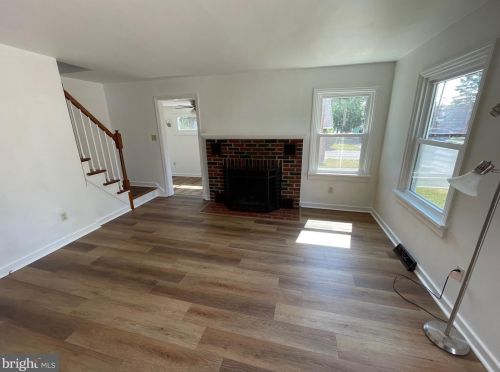 131 E St, Carlisle, PA 17013-1406