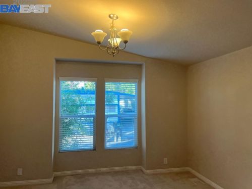 1462 Salamanca Ave, Hayward CA  94544-6256 exterior