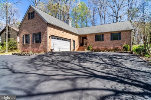 4102 Lakeview Pkwy, Locust Grove, VA 22508-5459