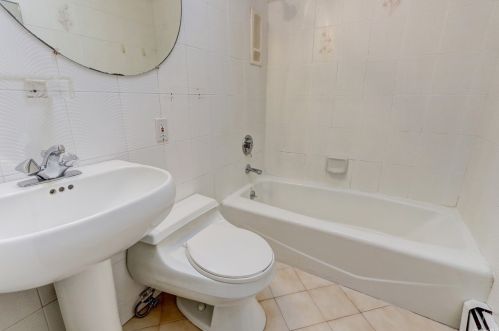 295 Herbert Pl, Bethpage NY  11714-4713 exterior