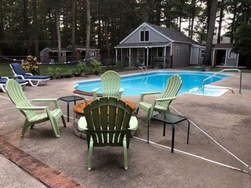 55 Sunset Dr, Taunton, MA 02780-1303