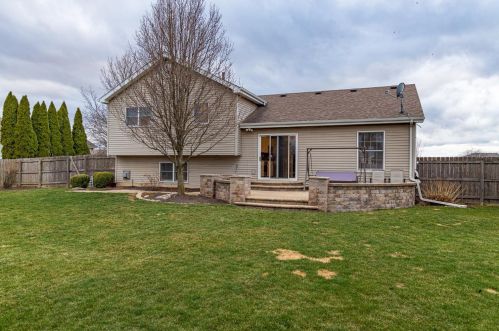 10641 Manor Dr, Dyer IN  46373-9119 exterior