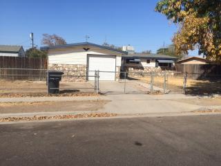 21367 Monte Ave, Riverdale, CA 93656-9402