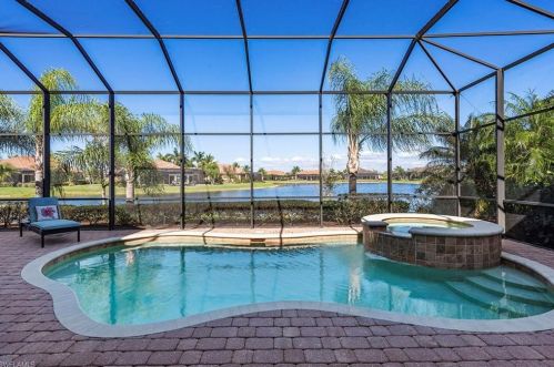 6376 Costa Cir, Naples, FL 34113-1698