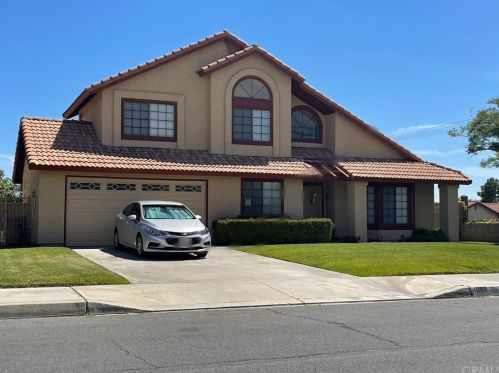 1089 Huff St, Rialto, CA 92376-6826