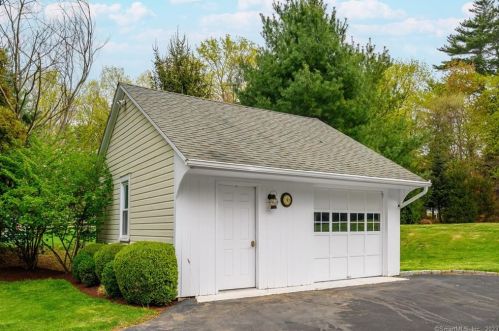 472 Mill Hill Rd, Southport CT  06890-1228 exterior