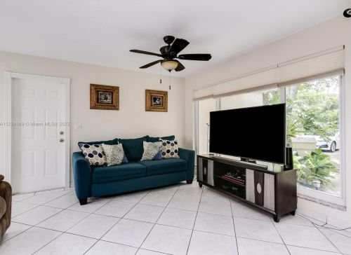 518 58th Ct, Hollywood FL  33023-1437 exterior