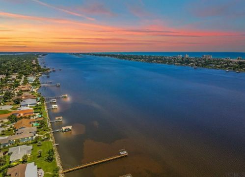 68 Carrolwood Cir, Ormond Beach, FL 32174-3903