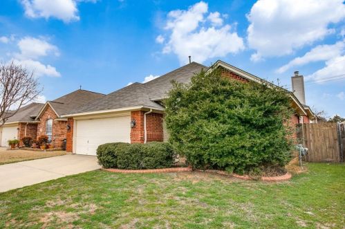 8749 San Joaquin Trl, Fort Worth, TX 76118-7836