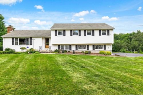 20 Salem Ridge Dr, Colchester, CT 06420-3620