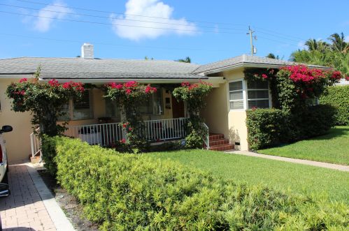 215 Monceaux Rd, West Palm Beach, FL 33405-1664