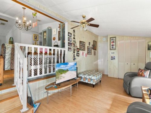 911 Courier St, Vero Beach FL  32966-8737 exterior