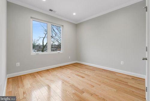 1437 Lawrence St, Washington DC 20017-2911 exterior