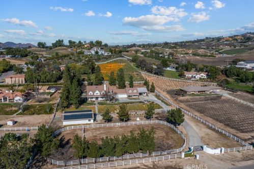 41664 Camino Del Vino, Temecula CA  92592-8439 exterior