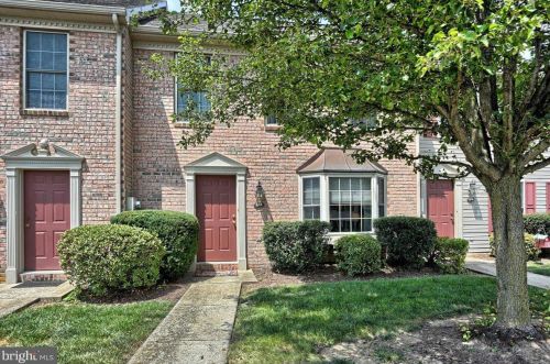 394 Stonehedge Ln, Navy Sup Dpt PA  17055-7012 exterior