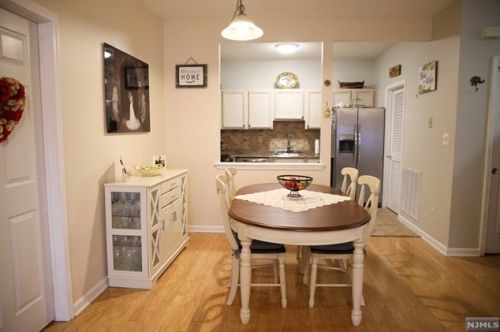 468 Cambridge Dr, Kinnelon, NJ 07405-3248