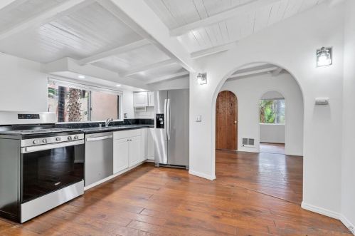 232 Rios Ave, Solana Beach CA  92075-1240 exterior