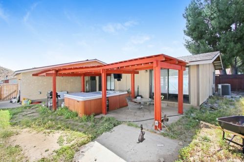 31921 Emerald Ln, Santa Clarita CA  91384-3102 exterior