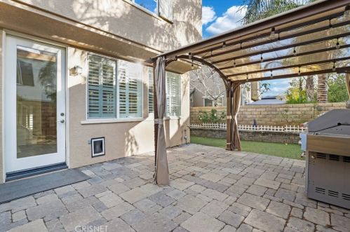 28421 Mirabelle Ln, Santa Clarita CA  91350-3240 exterior