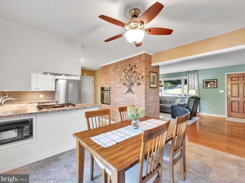 224 Maple St, Ephrata PA  17522-2513 exterior