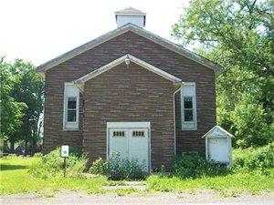 8576 Lake Rd, Pembroke, NY 14036-9797