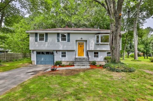 8 Justin Ave, Salem NH  03079-2319 exterior