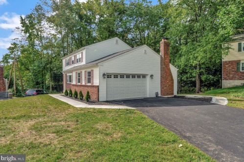 12 Short Dr, Wilmington, DE 19810-2818