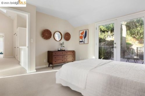 5525 Balboa Dr, Oakland CA 94611-2313 exterior