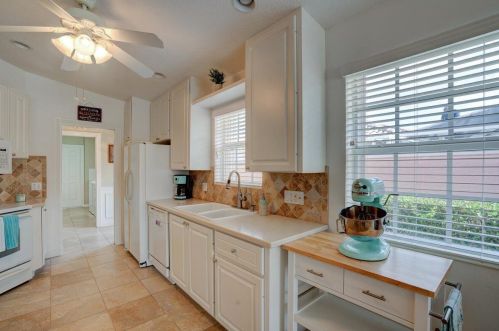 10652 Hartwick Dr, Fort Pierce FL  34987-1923 exterior