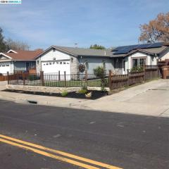 72 Rhine Ct, Oakley, CA 94561-2305