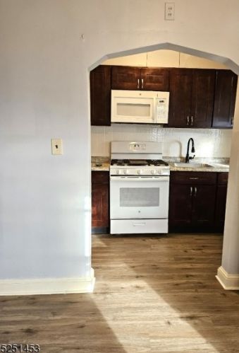 389 Milton Ave, Rahway NJ  07065-5115 exterior