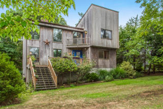 1280 Parish Dr, Southold, NY 11971-3940