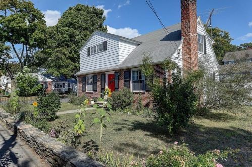 147 Rankin Ave, Providence, RI 02908-4215