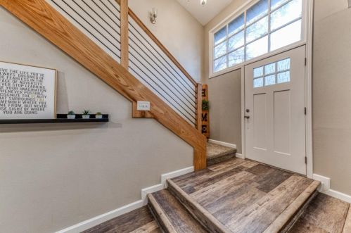 1601 Toplea Dr, Euless, TX 76040-4008