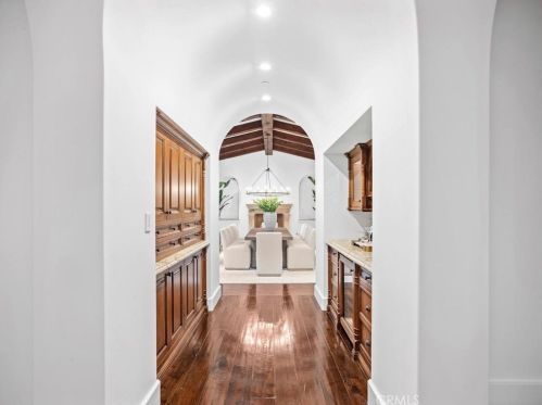 47 Echo Gln, Irvine CA  92603-0421 exterior