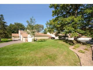 5602 Innsbruck Ct, Minneapolis, MN 55432-6005
