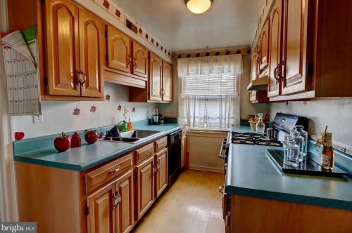 2453 Mercer St, Harrisburg PA  17104-2132 exterior