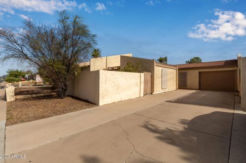 457 64th St, Mesa, AZ 85205-7525