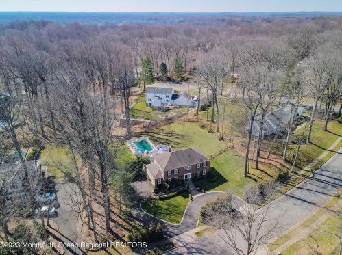 162 Borden Rd, Middletown NJ  07748-3050 exterior