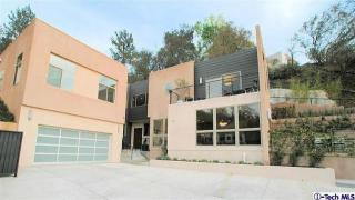 3277 New York Dr, Pasadena, CA 91107-1504
