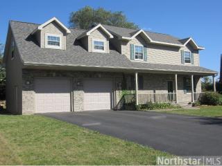 2238 Ruby Rd, Hudson, WI 54016-5852