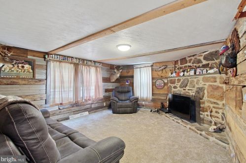 60 Burkholder Rd, Red Lion, PA 17356-8574