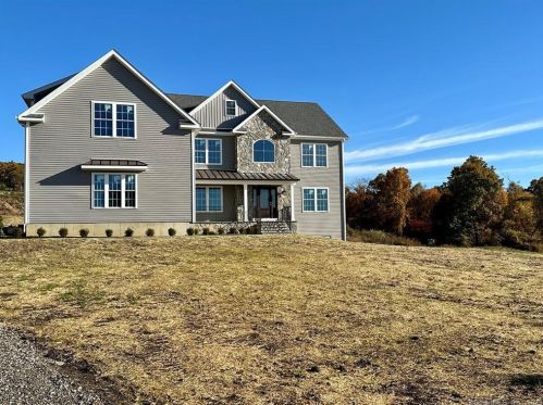 106 Judd Hill Rd, Waterbury, CT 06762-2918
