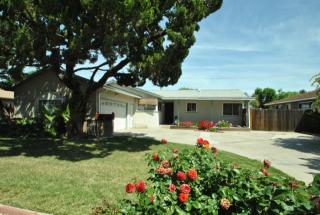 5744 6th St, Fresno, CA 93710-6350