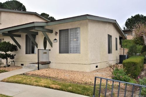 19724 Spanish Oak Dr, Santa Clarita, CA 91321-1337