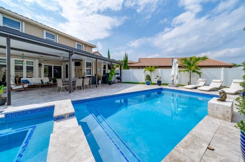 2261 185th Ave, Hollywood, FL 33029-3861